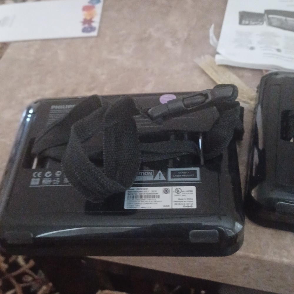 - Double your movies on the road with tow DVD - Picture 8 of 8
